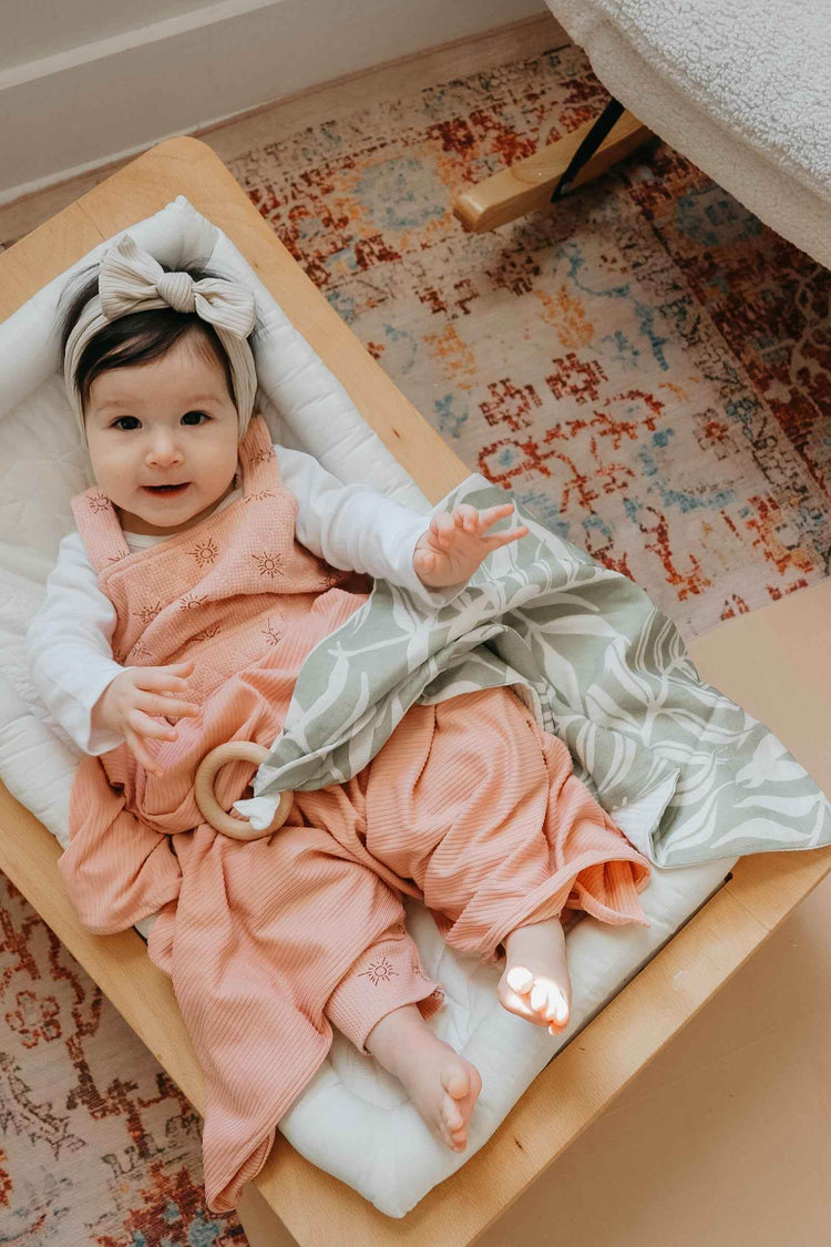 Peony Ribbed Stretch Swaddle - GiFTiFY