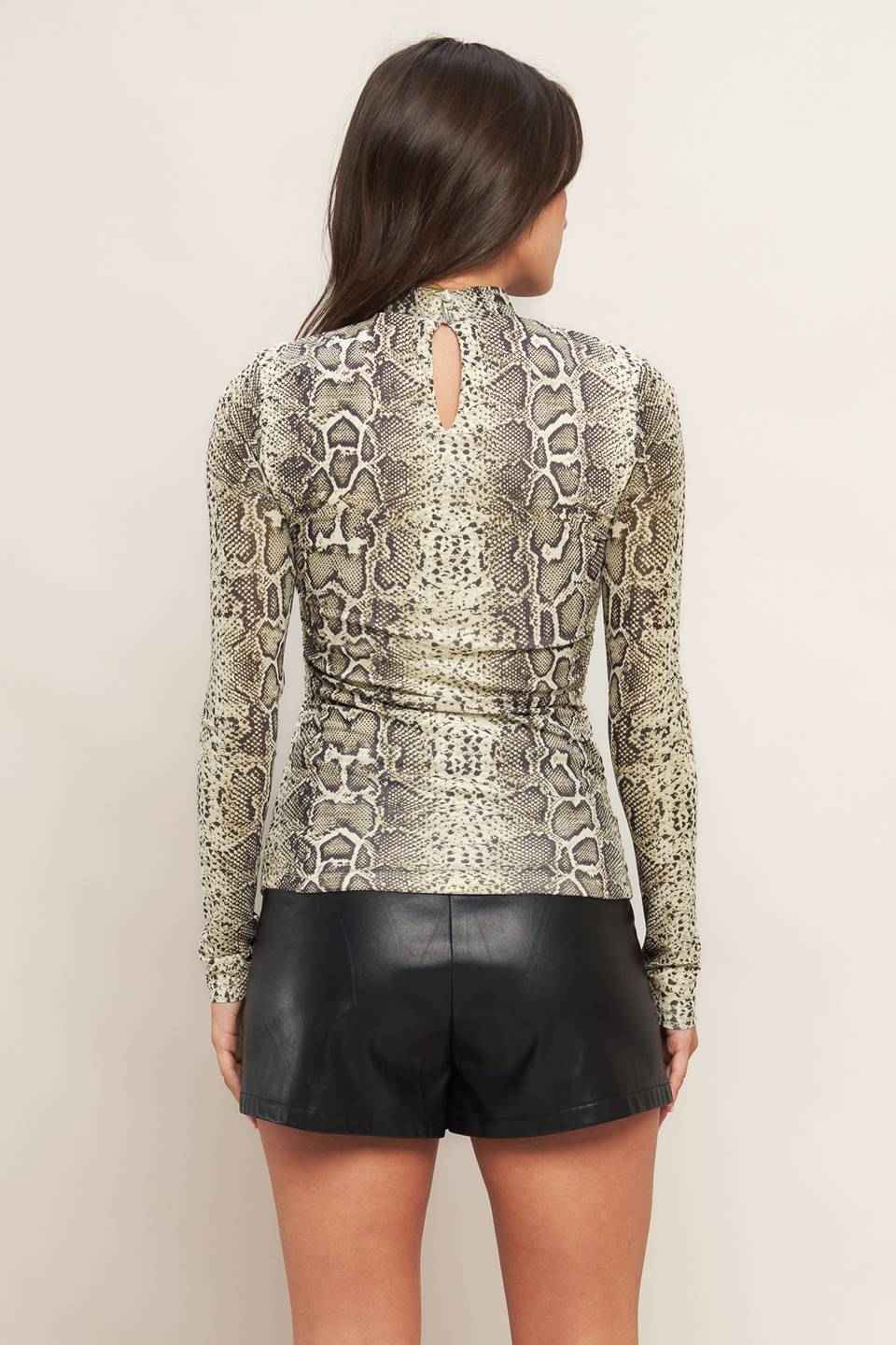 URBAN VENOM CHIC KNIT TOP