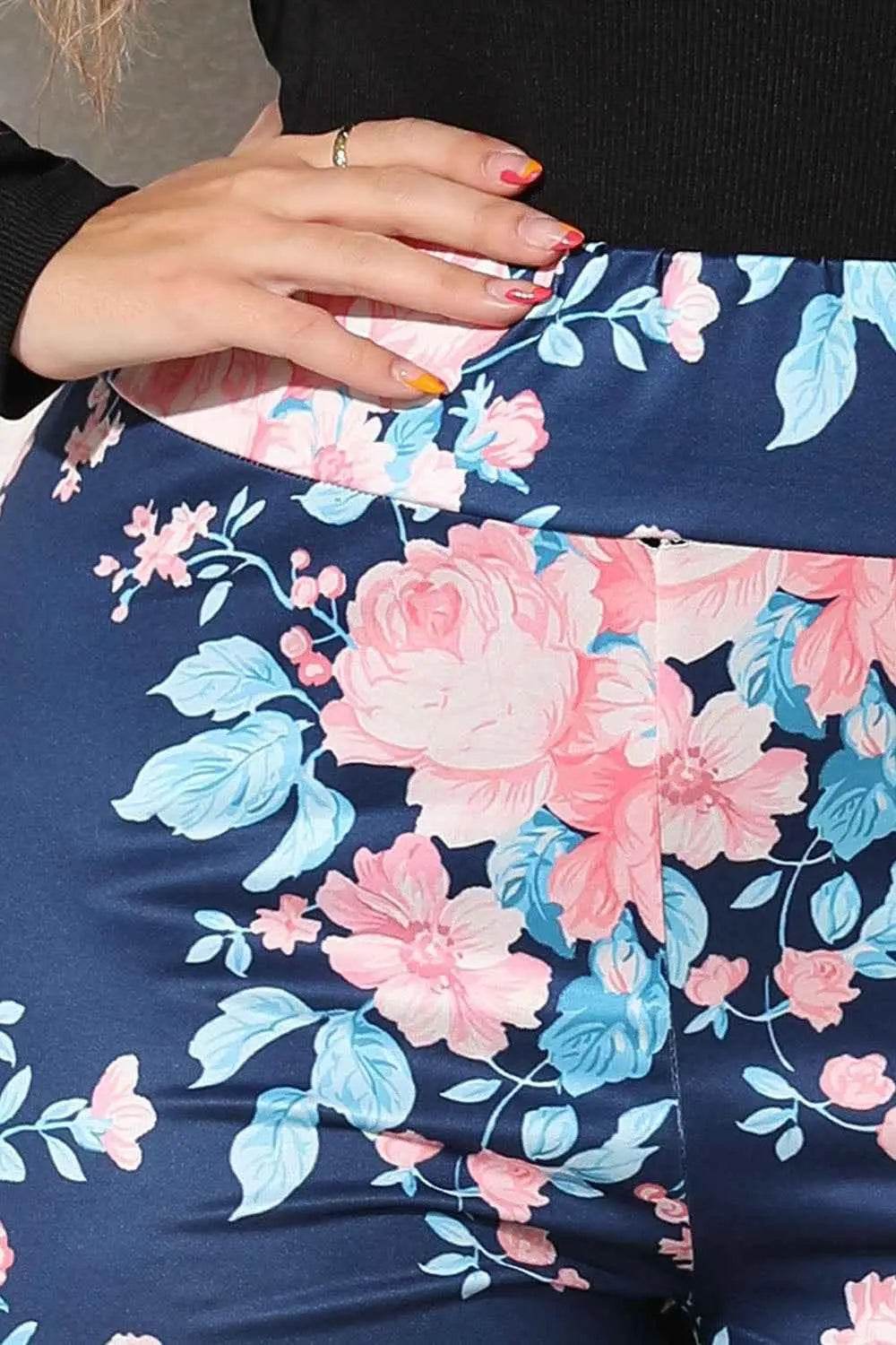 Plus Size Floral Print Legging - GiFTiFY