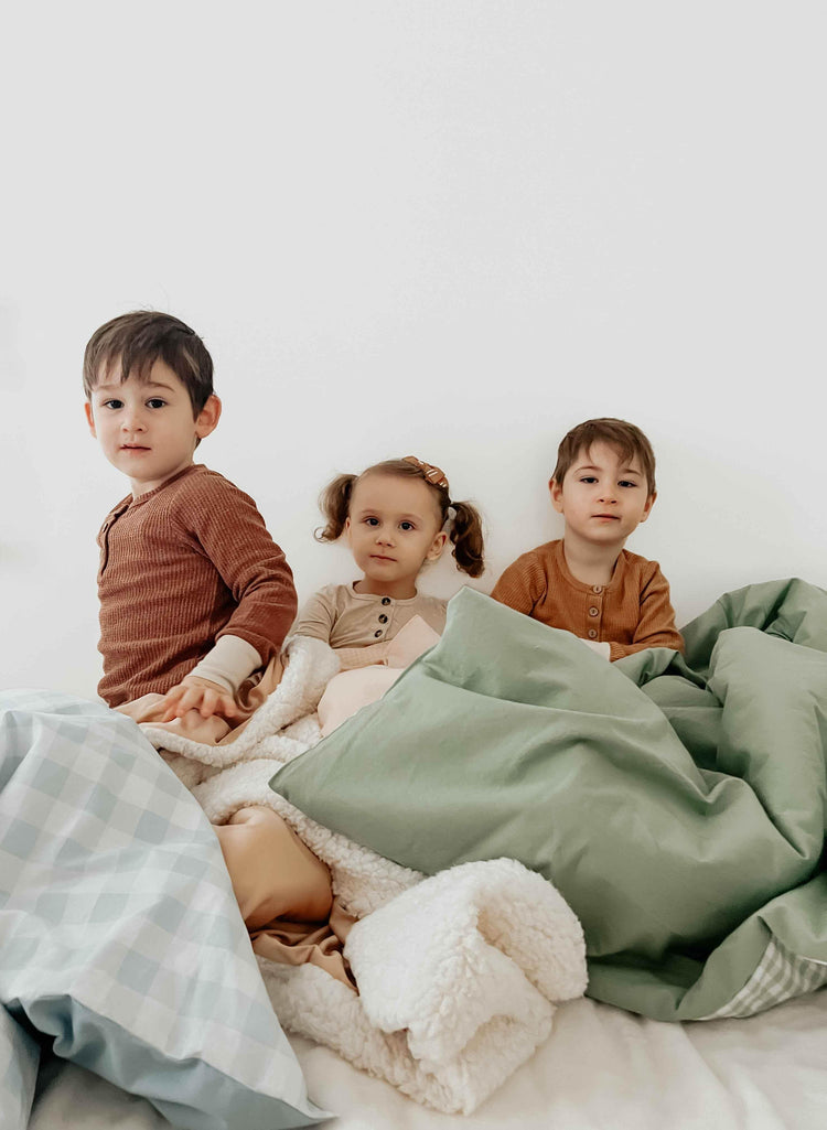 Chestnut Gingham Quilted Blanket - GiFTiFY