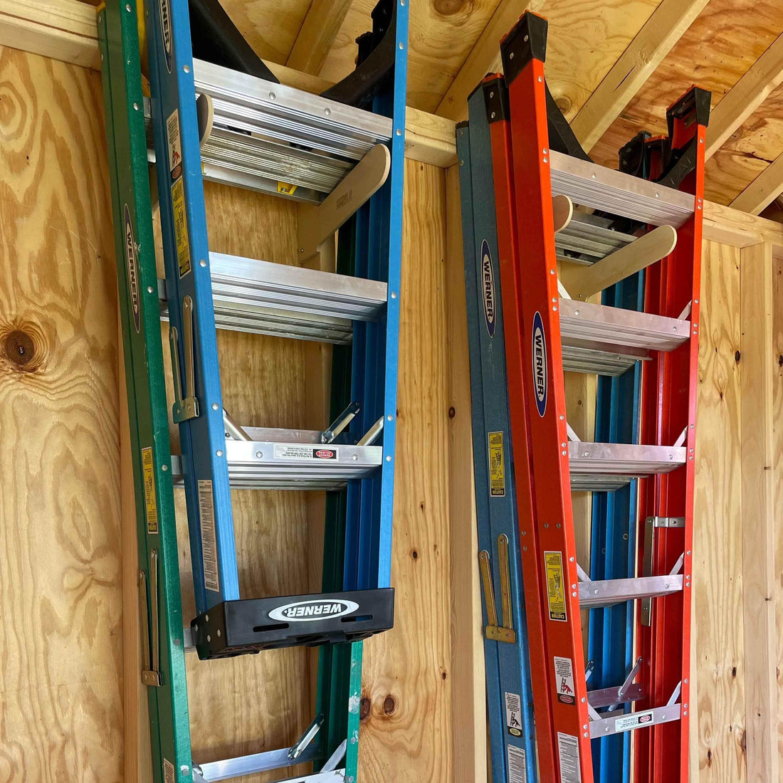 Shed Tool Organizer Step Ladder & Yard Tool Storage Rack
