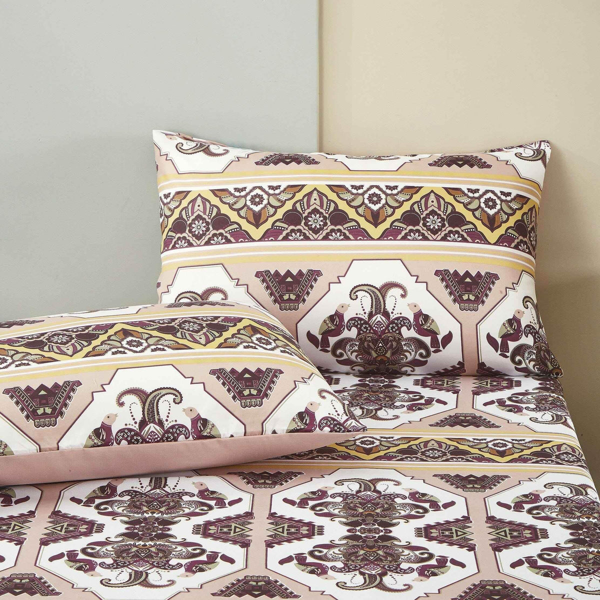DaDa Bedding Majestic Oriental Kilim Fitted Sheet - w/ Pillow Cases Royal Persian Traditional Design Intricate Ornate Ornament Print Bed Sheets by DaDalogy Bedding Collection