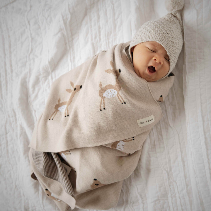 Luxury Cotton Deer Knit Swaddle Baby Blanket - GiFTiFY