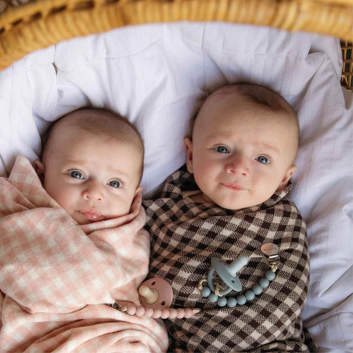 Checkered Knit Baby Blanket - GiFTiFY