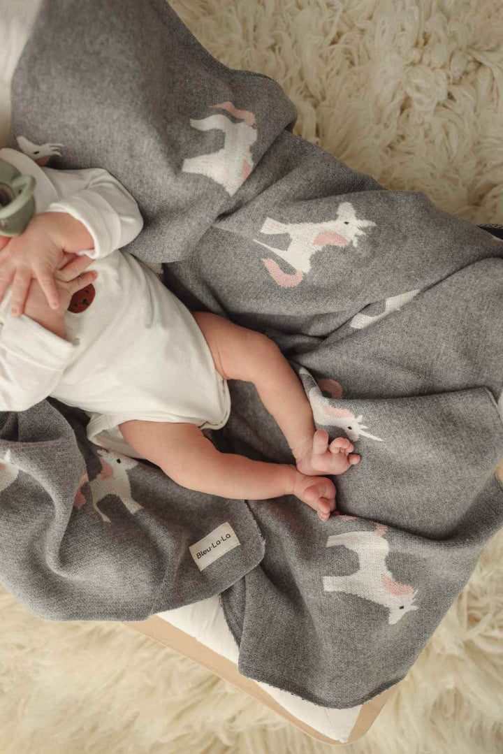 Knit Unicorn Blanket - GiFTiFY