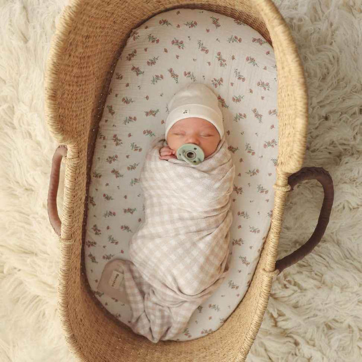 Checkered Knit Baby Blanket - GiFTiFY
