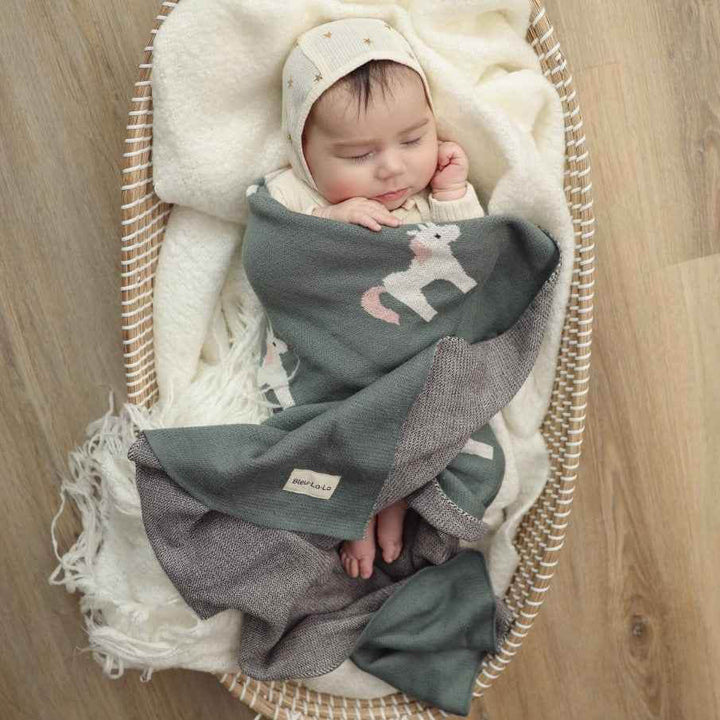 Knit Unicorn Blanket - GiFTiFY