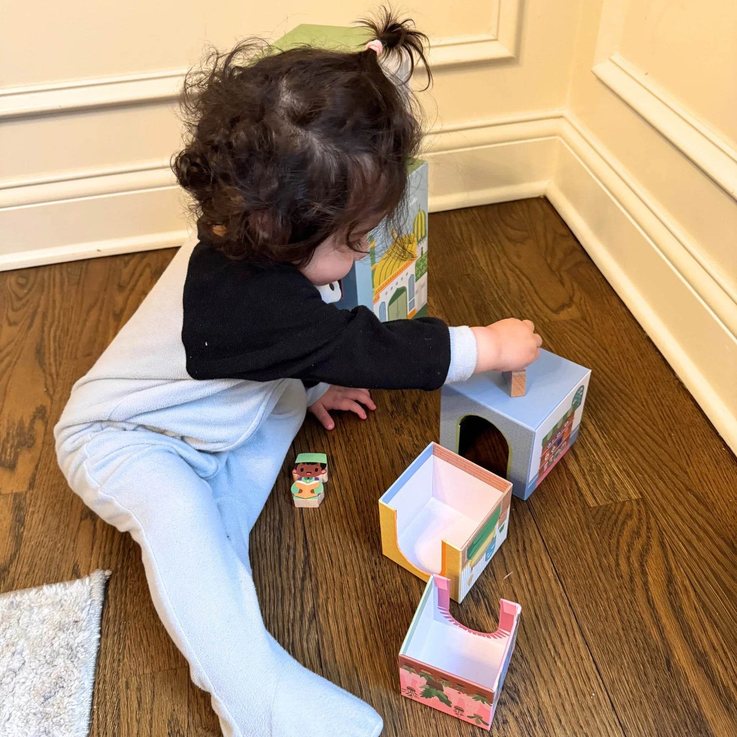 Stacking Houses (Set of 5 Houses and 3 Hardwood Characters) - GiFTiFY