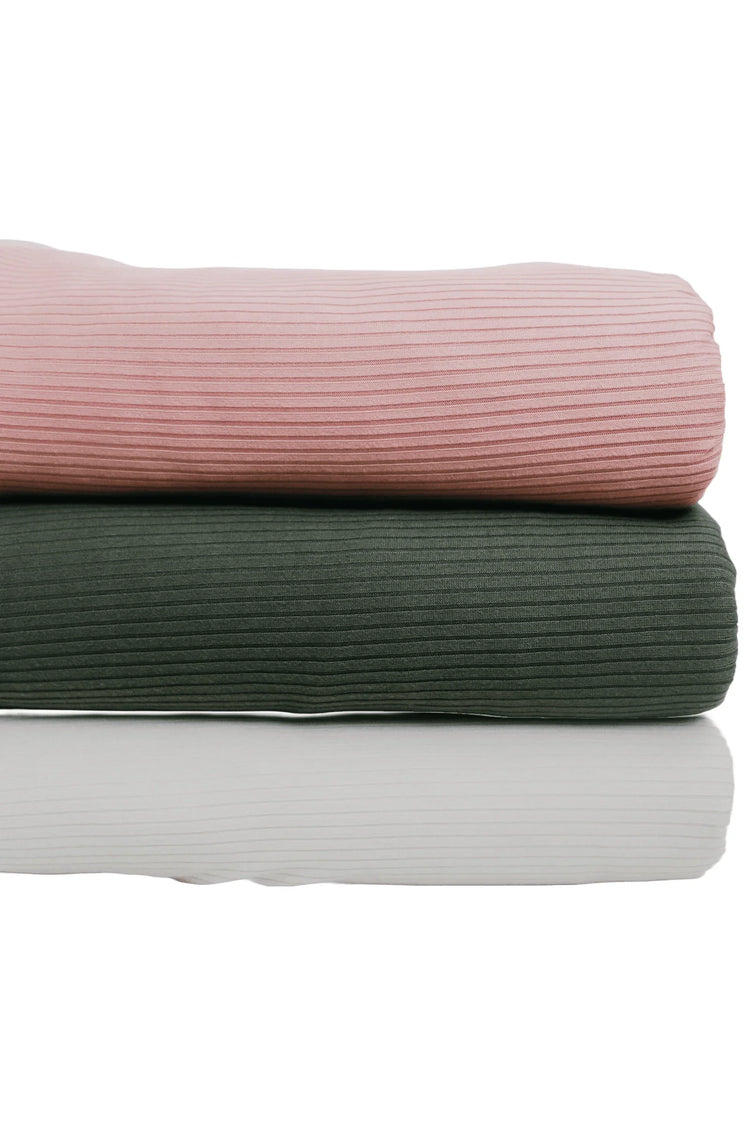 Peony Ribbed Toddler Blanket - GiFTiFY