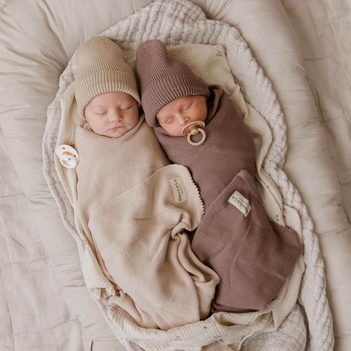 Luxe Collection 100% Organic Cotton Luxury Knit Baby Blanket + Hat Set with Gift Box - GiFTiFY