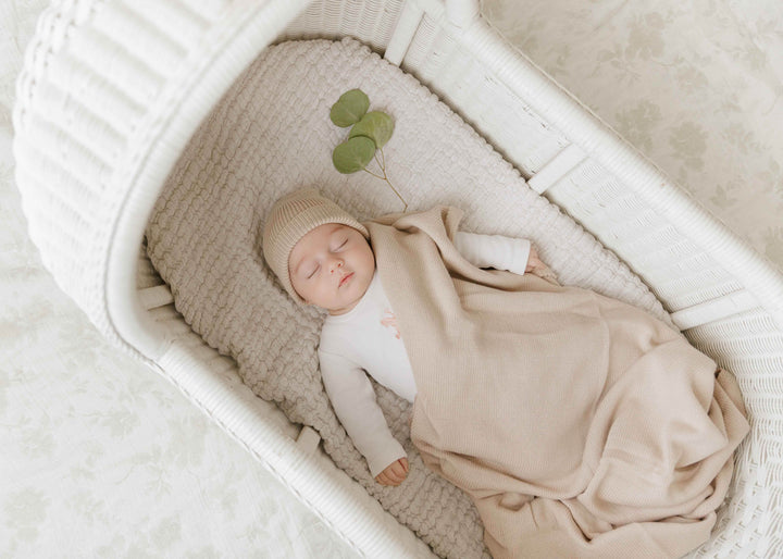 Luxe Collection 100% Organic Cotton Luxury Knit Baby Blanket + Hat Set with Gift Box - GiFTiFY