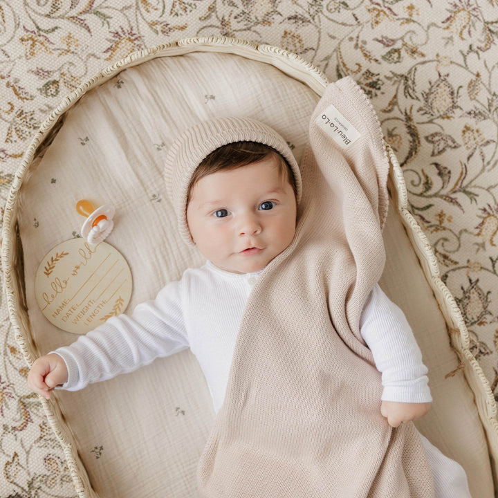 Luxe Collection 100% Organic Cotton Luxury Knit Baby Blanket + Hat Set with Gift Box - GiFTiFY