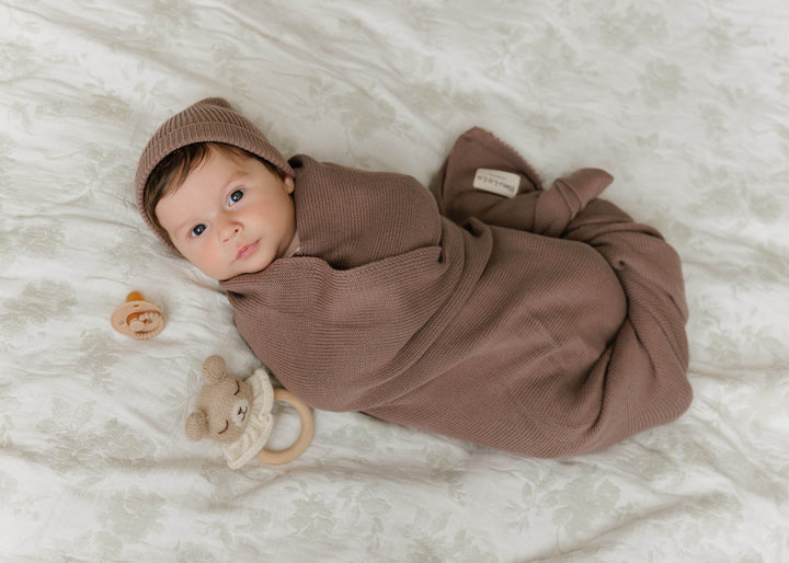 Luxe Collection 100% Organic Cotton Luxury Knit Baby Blanket + Hat Set with Gift Box - GiFTiFY