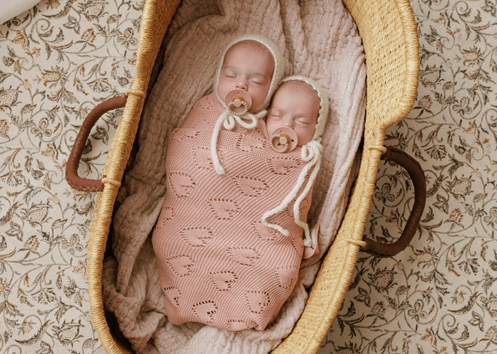 100% Cotton Luxury Knit Heart Swaddle Baby Blanket - GiFTiFY