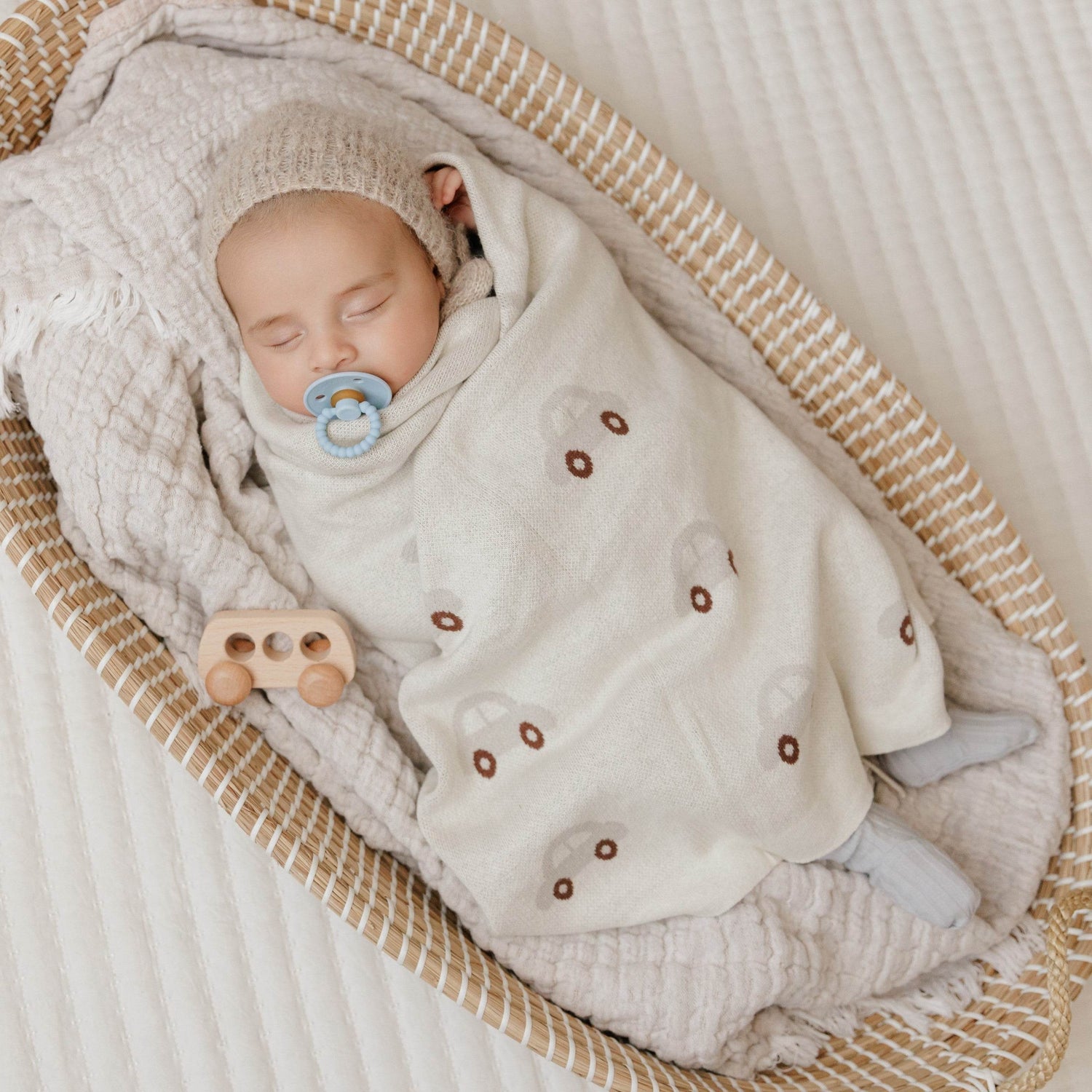 Whimsy Collection - Luxury 100% Cotton Knit Swaddle Baby Blanket - GiFTiFY