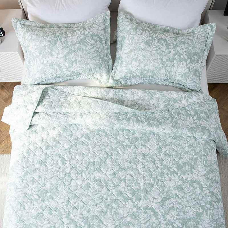 Kasentex Lightweight Botanical Green Floral Quilt Set - Light All Season Bedding, Room Decor, Graduation Gifts - GiFTiFY