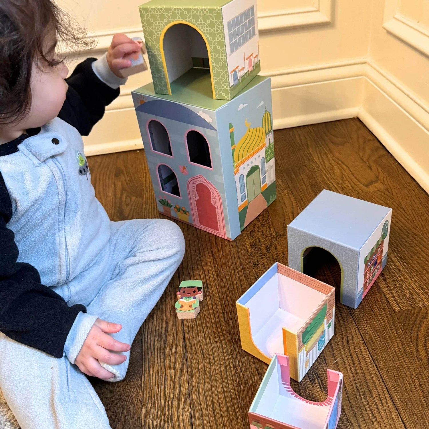 Stacking Houses (Set of 5 Houses and 3 Hardwood Characters) - GiFTiFY