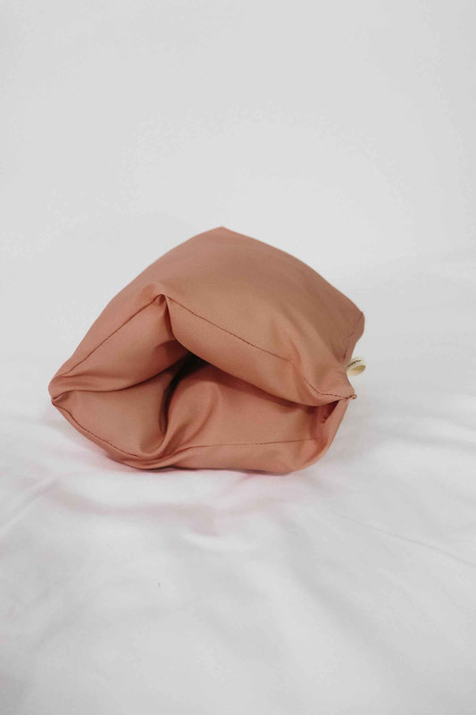 Ribbon Wipeable Cradle Arm Pillow