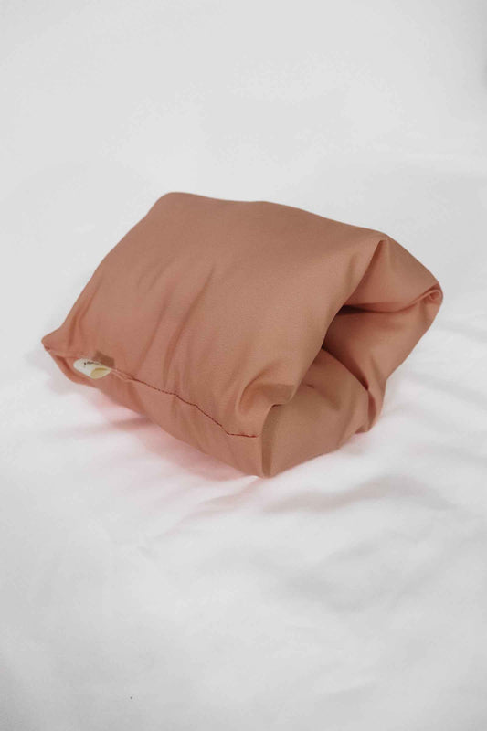 Ribbon Wipeable Cradle Arm Pillow