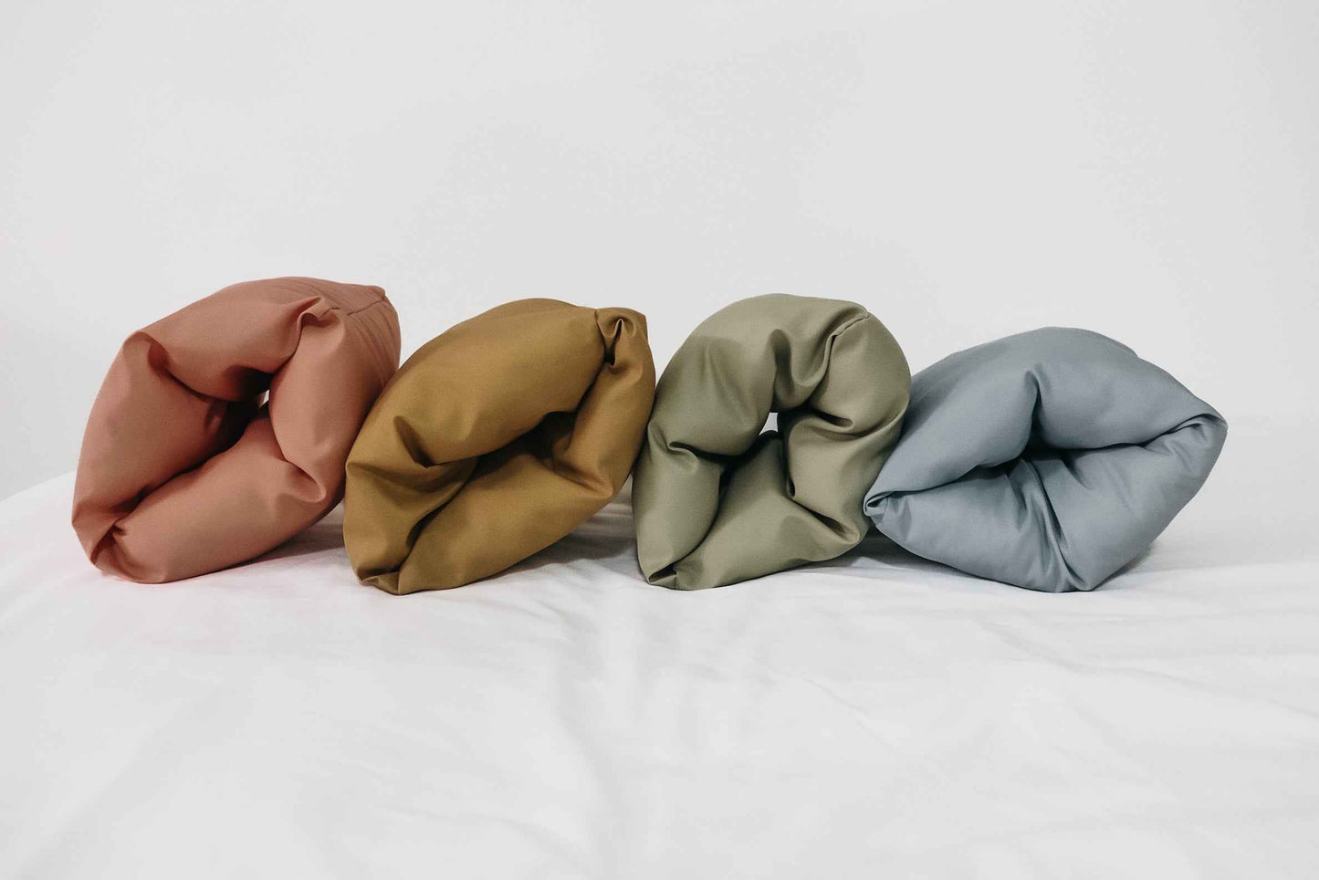 Lagoon Wipeable Cradle Arm Pillow