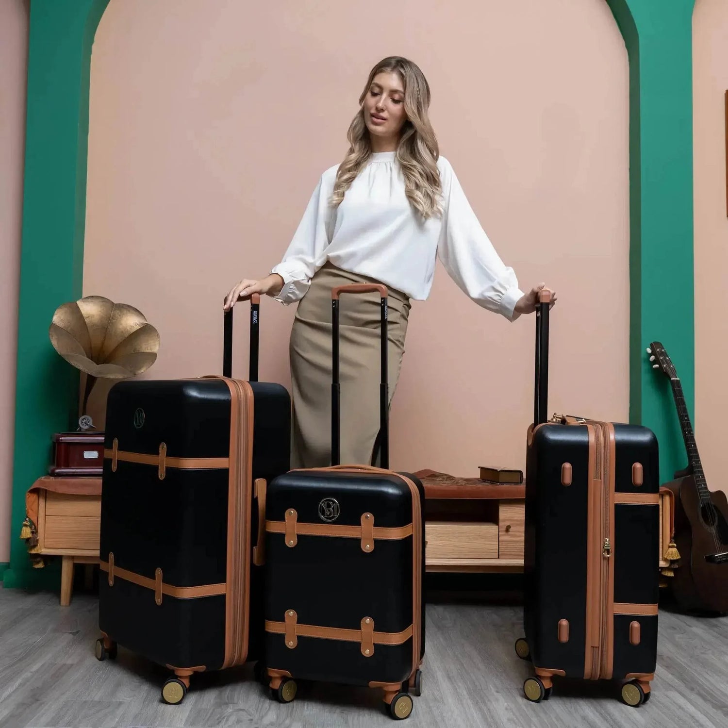 Grace 3 Piece Expandable Retro Luggage Set - GiFTiFY