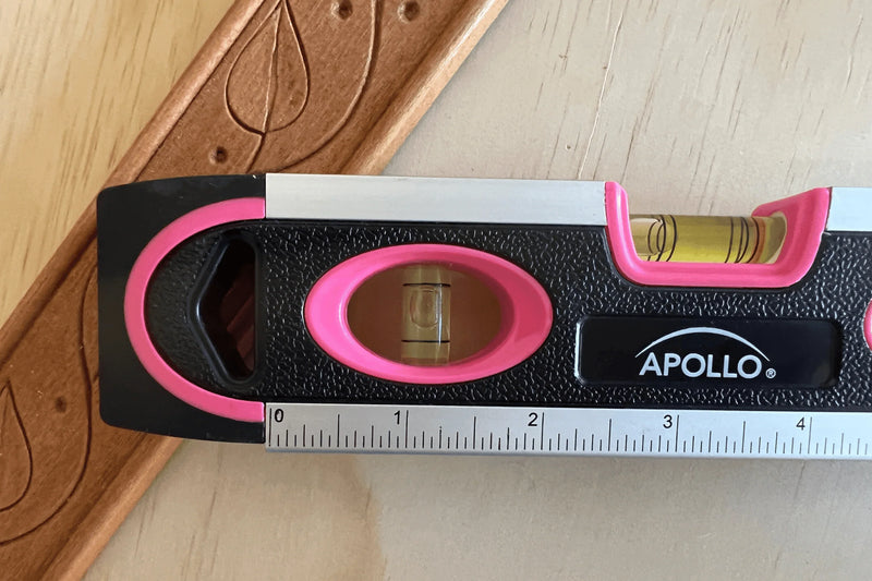 PINK 9-inch torpedo-shaped spirit level for 180/90/45 degrees leveling-- DT5019P Household hand tool by Apollo Tools