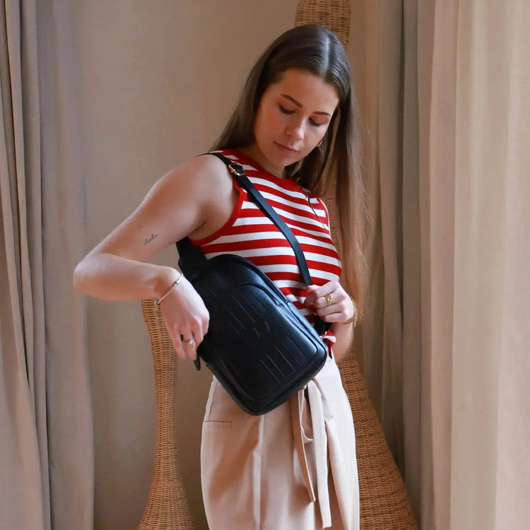 Roamer Vegan Leather 2.8L Sling | Crossbody Bag - GiFTiFY