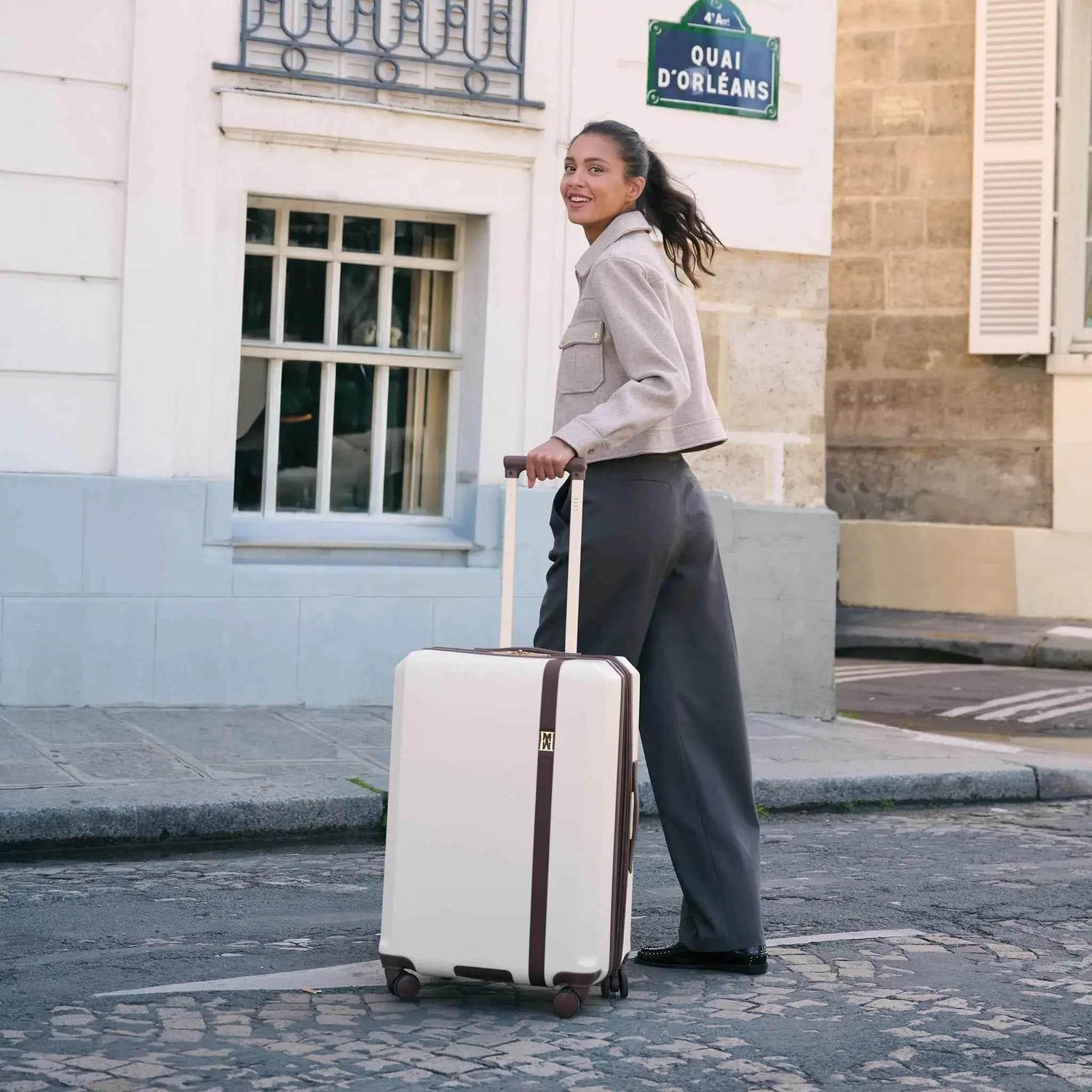 Luxe Journey Retro Luggage Set - GiFTiFY