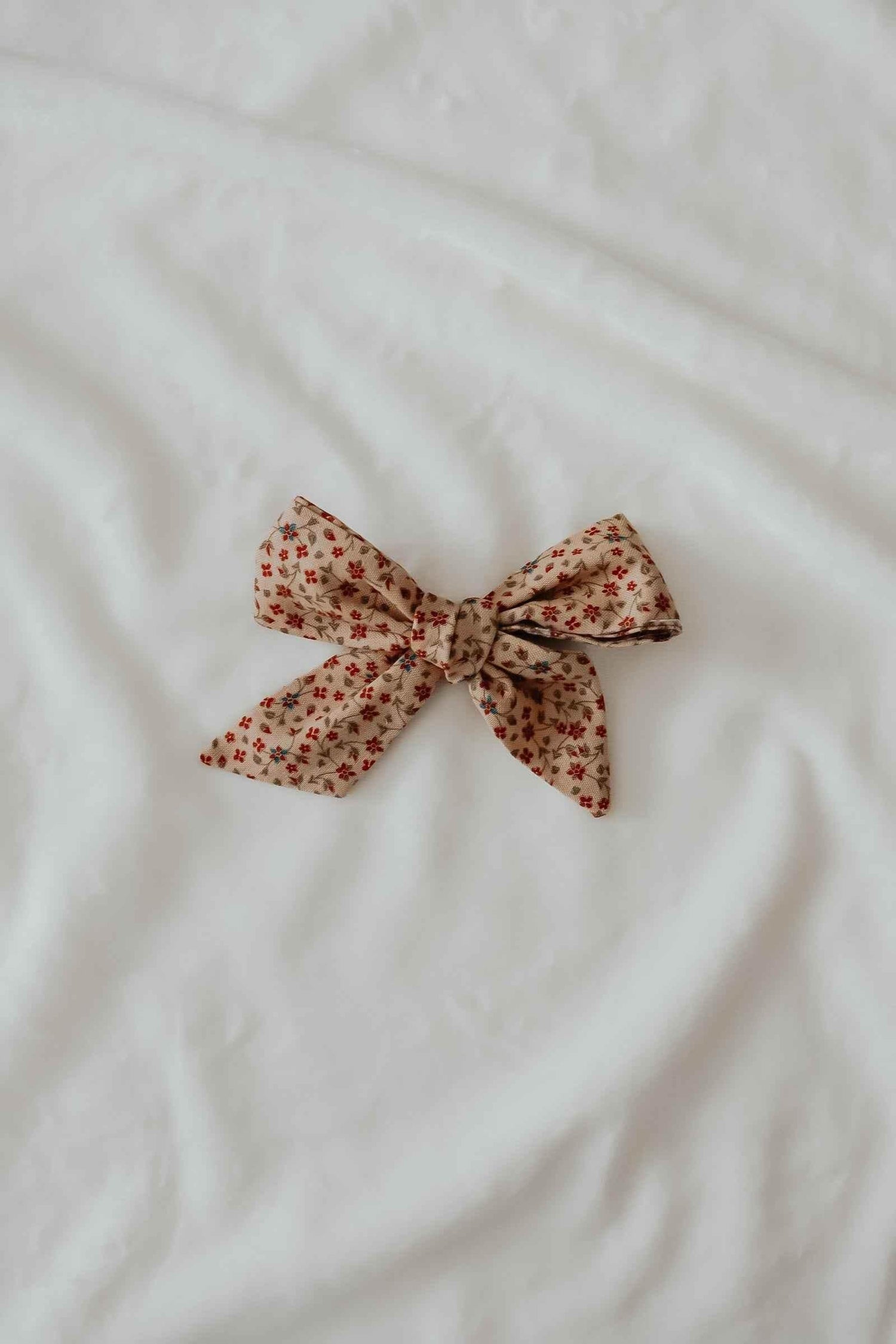 Poinsettia Bow Clips - GiFTiFY