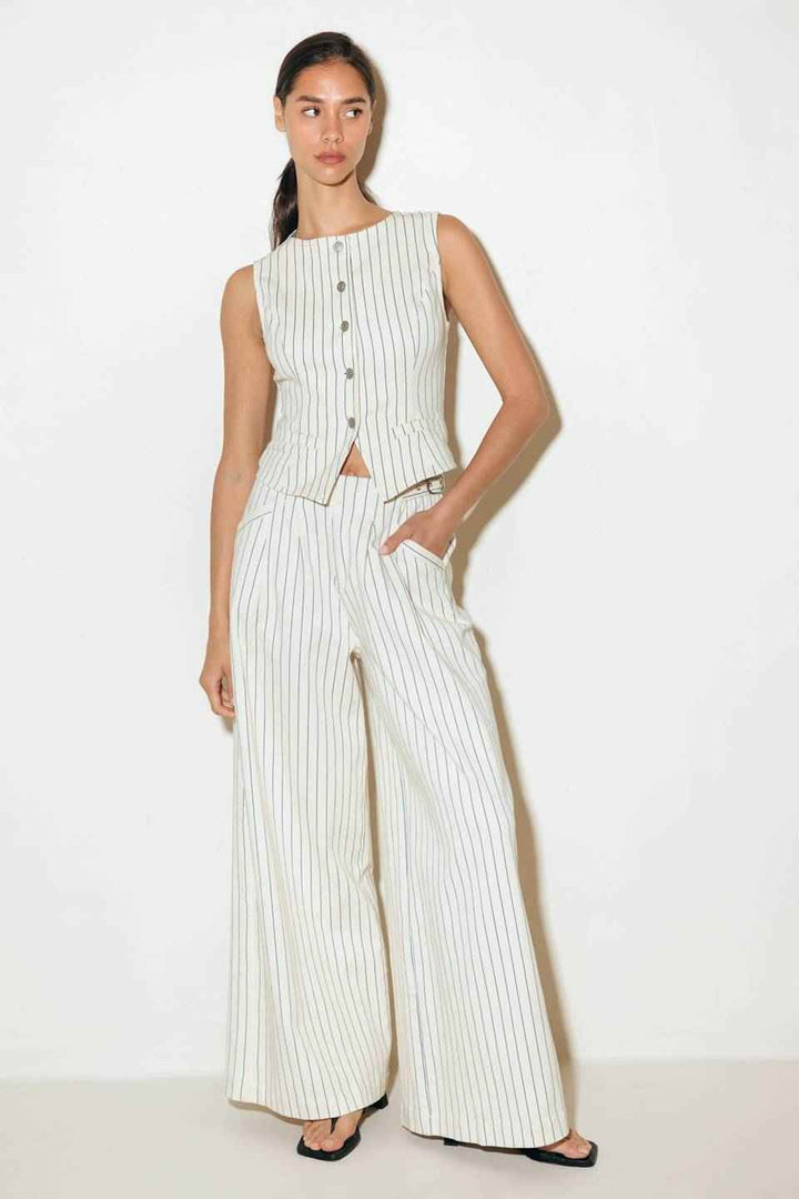 COFFEE RUN STRIPED WOVEN VEST - GiFTiFY