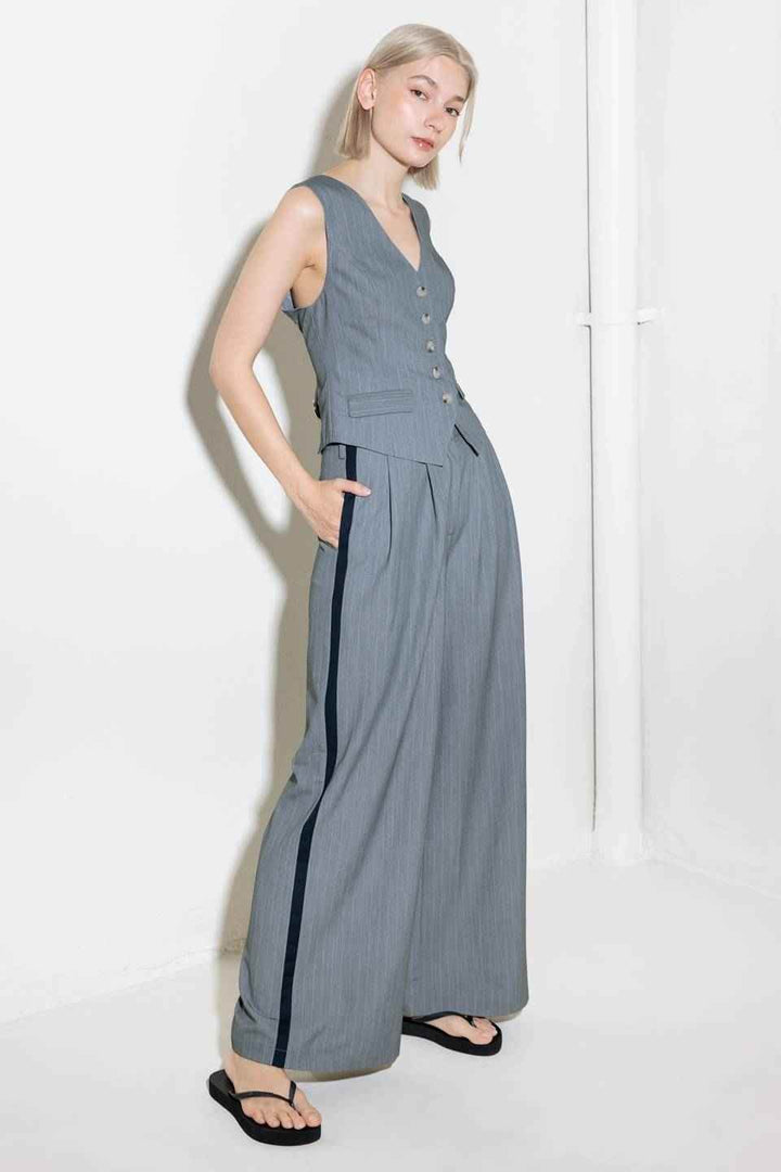SMILE BRIGHT IN GREY WOVEN VEST - GiFTiFY