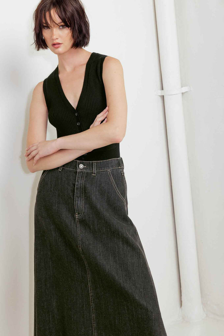 TRADING SECRETS DENIM SKIRT - GiFTiFY