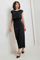 URBAN LUXE COMMAND KNIT MIDI SKIRT - GiFTiFY