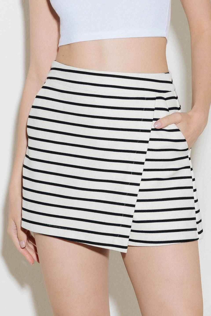 WILDFLOWER WANDER WOVEN SKORT - GiFTiFY