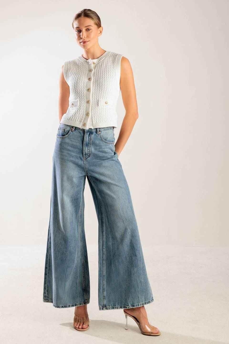 NOTHING LIKE IT WHITE KNIT VEST - GiFTiFY