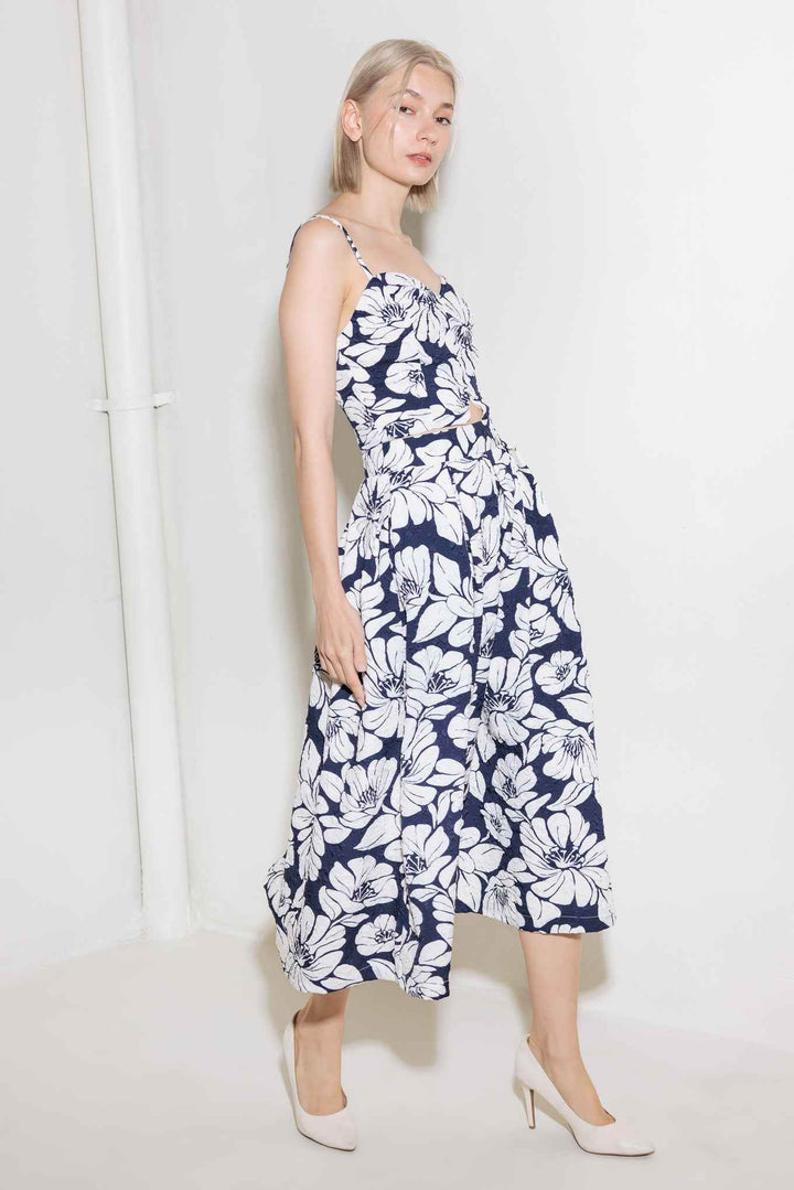 PLAIN OPTIMISM NAVY WOVEN CROP TOP - GiFTiFY