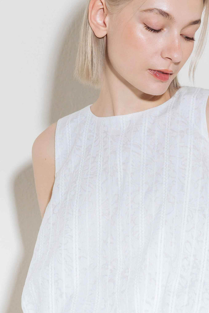 TIMELESS WITH EDGE WOVEN LACE TOP - GiFTiFY