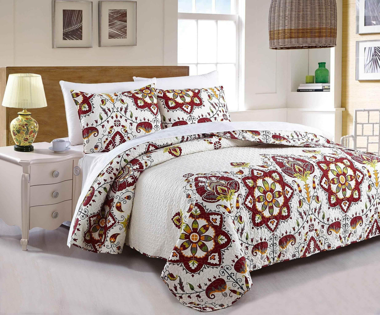 DaDa Bedding Casablanca Garden Mediterranean Floral Red & White Quilted Bedspread Set (HS-11130) - GiFTiFY