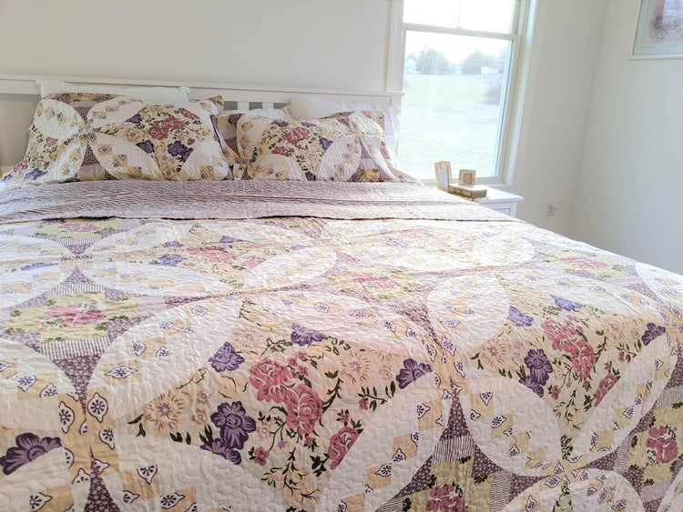 DaDa Bedding Wisteria Cottage Roses Floral Lightweight Quilted Bedspread Set (HS-1003) Quilts by DaDalogy Bedding Collection