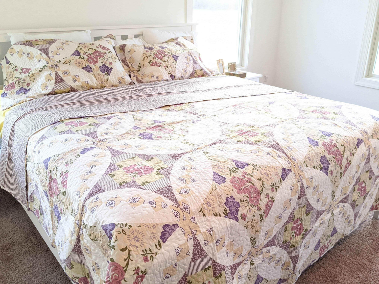 DaDa Bedding Wisteria Cottage Roses Floral Lightweight Quilted Bedspread Set (HS-1003) Quilts by DaDalogy Bedding Collection