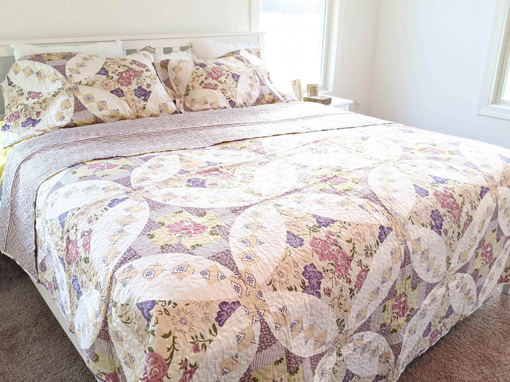 DaDa Bedding Wisteria Cottage Roses Floral Lightweight Quilted Bedspread Set (HS-1003) - GiFTiFY