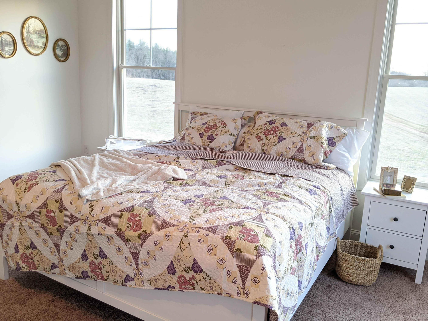 DaDa Bedding Wisteria Cottage Roses Floral Lightweight Quilted Bedspread Set (HS-1003) Quilts by DaDalogy Bedding Collection
