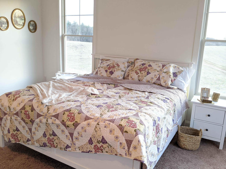 DaDa Bedding Wisteria Cottage Roses Floral Lightweight Quilted Bedspread Set (HS-1003) Quilts by DaDalogy Bedding Collection