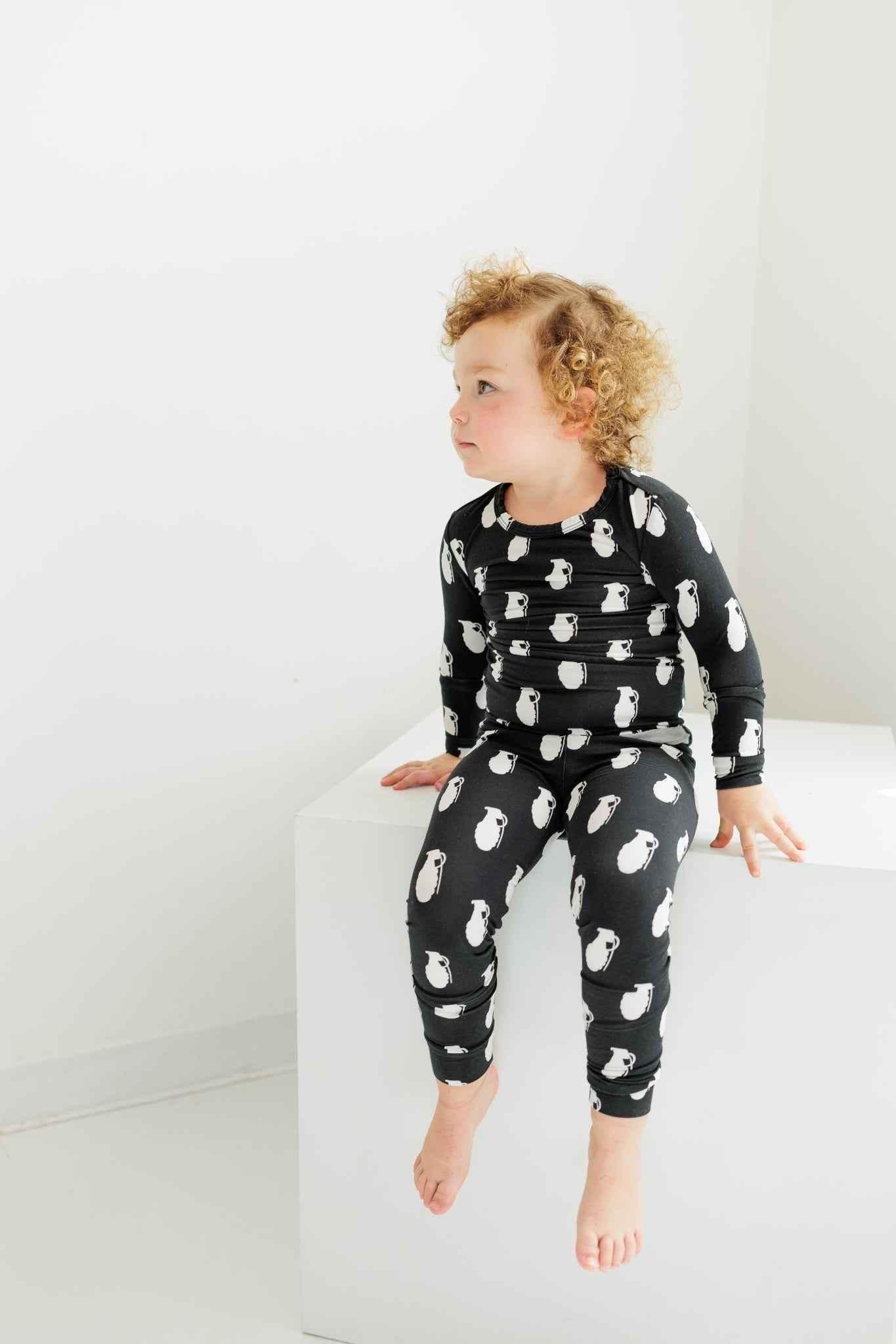 Color Blind Pineapple 2-Piece Set by 3rd Coast Limited