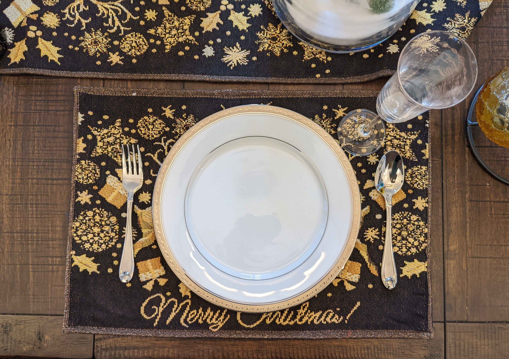 DaDa Bedding Set of 4-Pieces Magical Golden Reindeer Woven Tapestry Dining Table Placemats 13” x 19”
