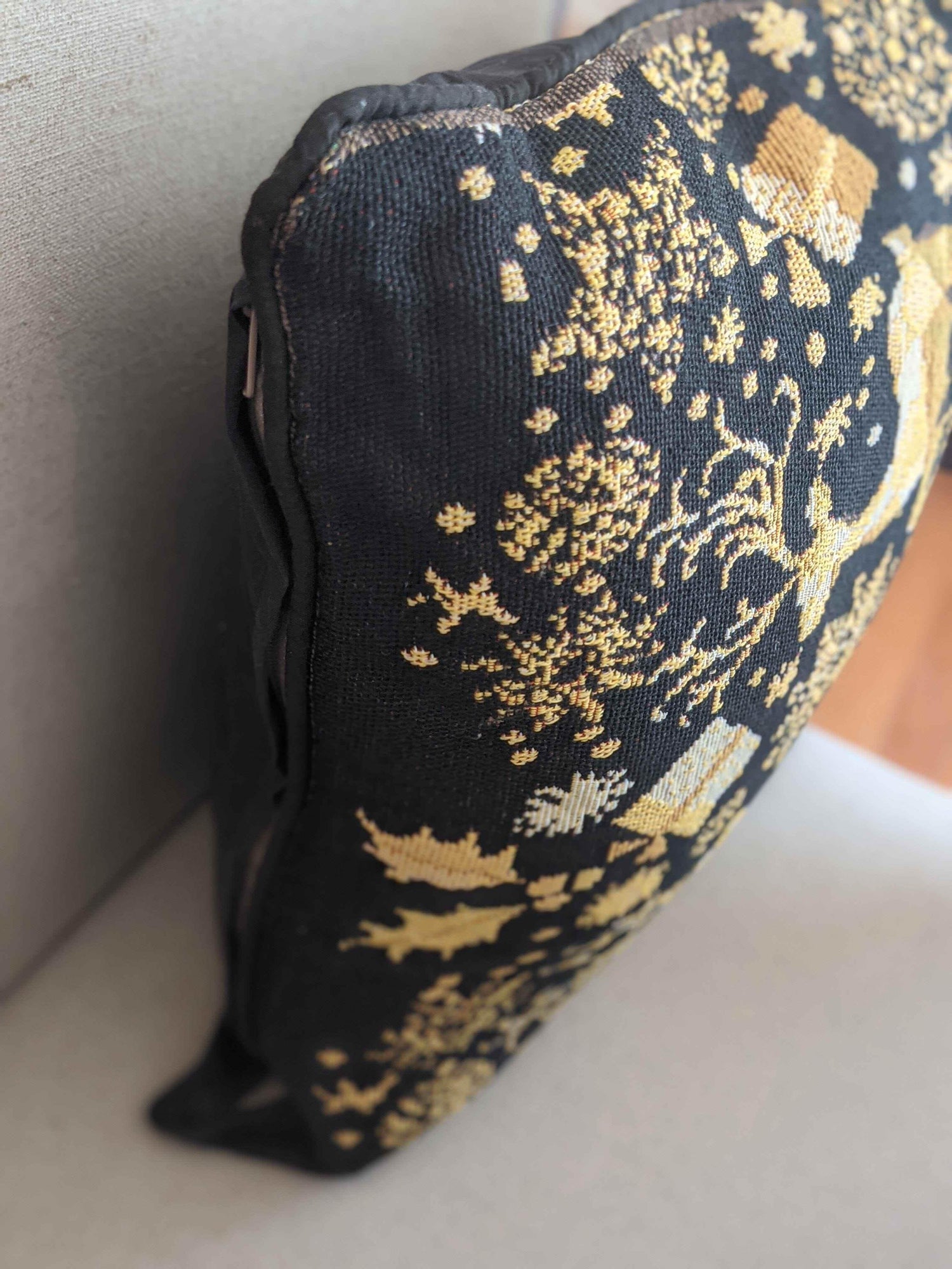 DaDa Bedding Magical Golden Reindeer Woven Tapestry Throw Pillow Covers 16" x 16"