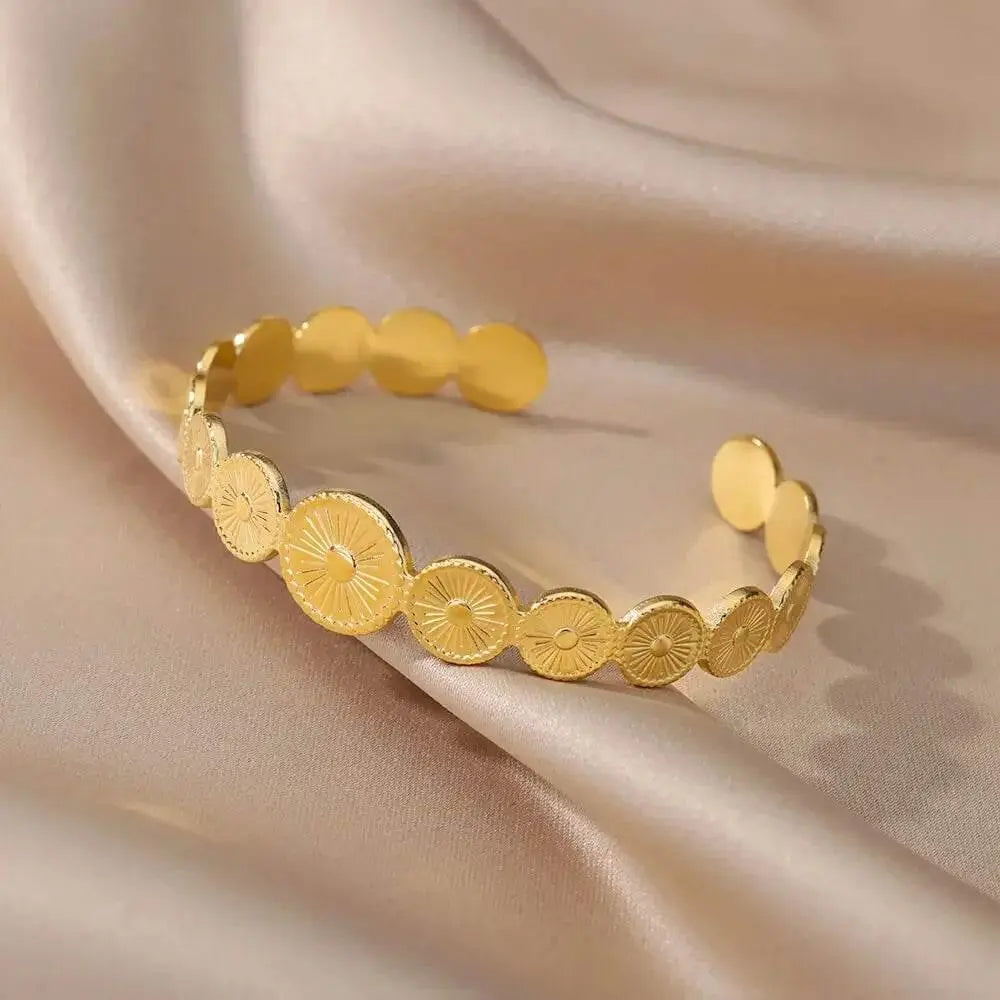 Adjustable Gold Nefertiti Inspired Cuff Bracelet - GiFTiFY