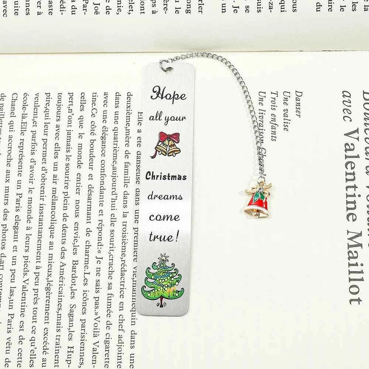 A stainless steel pendant bookmark about Christmas, the warmest Christmas reading gift for loved ones on Christmas Eve.