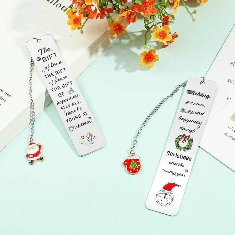 A stainless steel pendant bookmark about Christmas, the warmest Christmas reading gift for loved ones on Christmas Eve.