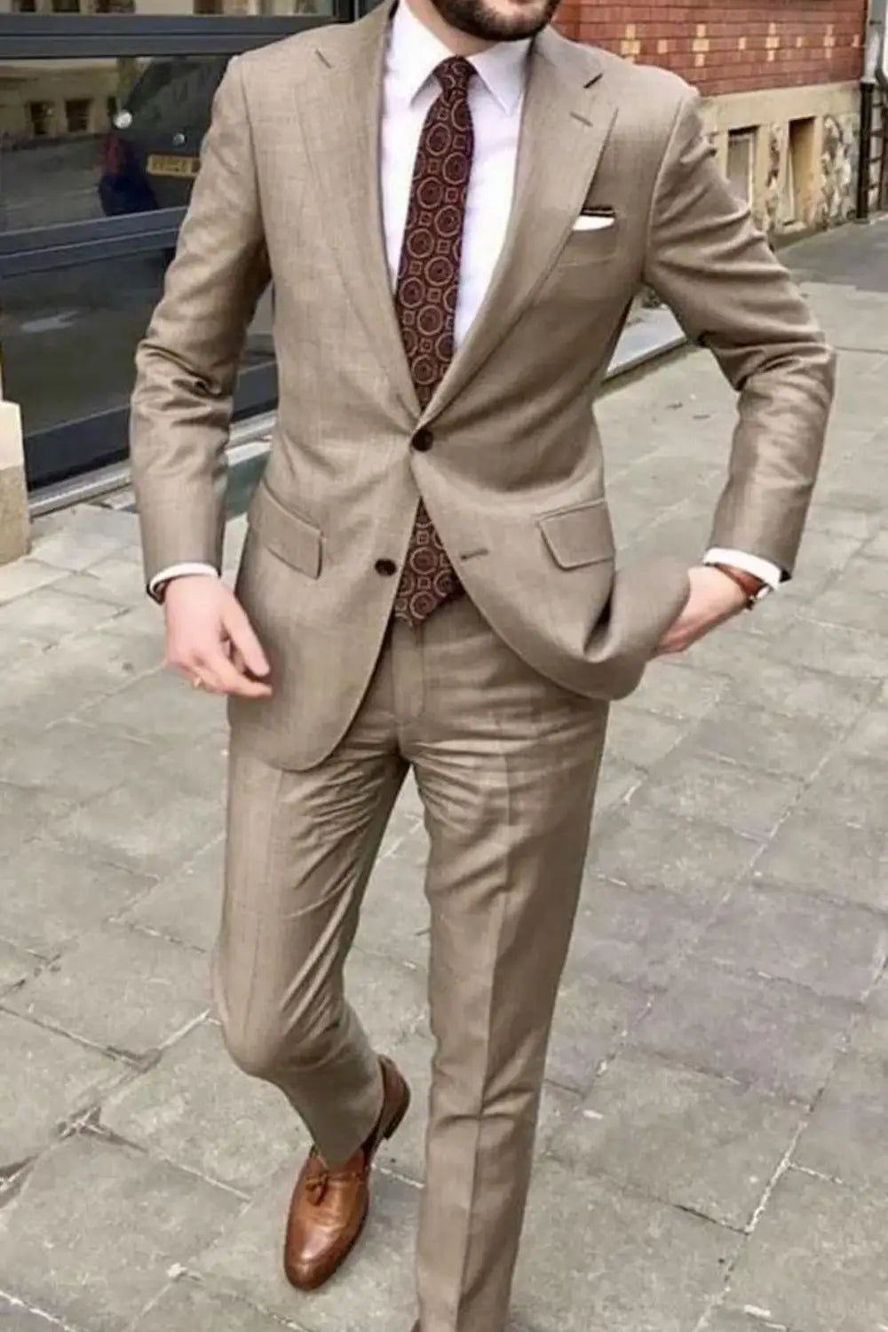 Tan Notched Lapel Men’s Suit Handsome Patterned Tie Wedding Tuxedos